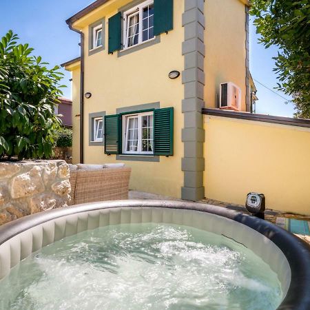 Holiday Home Zora Njivice Exterior foto